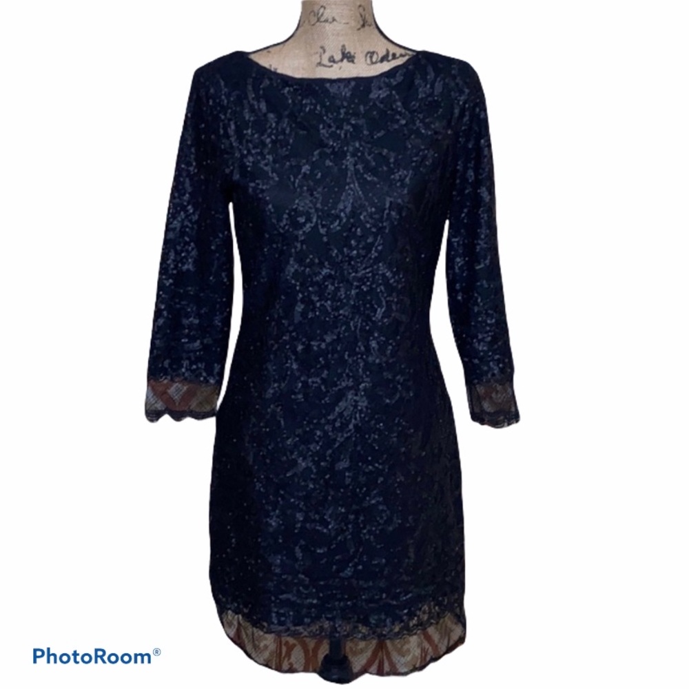 #113 🎉HP🎉ELIE TAHARI Sequin Dress size 4